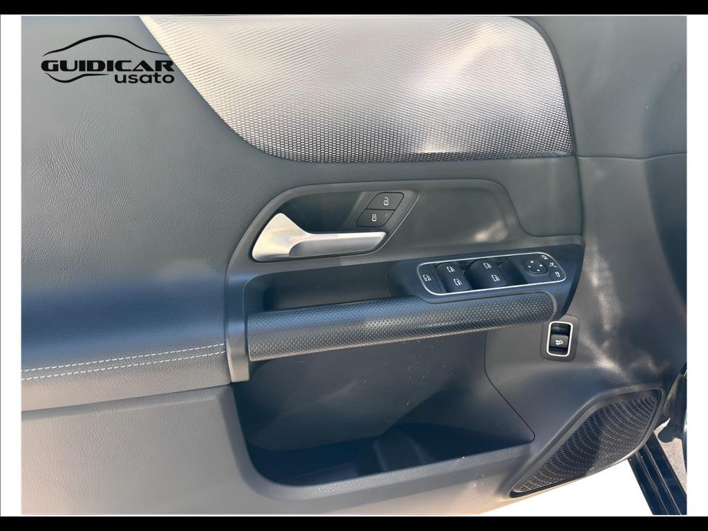 Mercedes-Benz Classe B - W247 2018 - B 180 d Sport auto