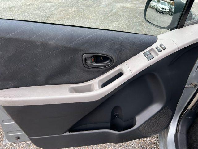 TOYOTA Yaris 1.0 5 porte Sol