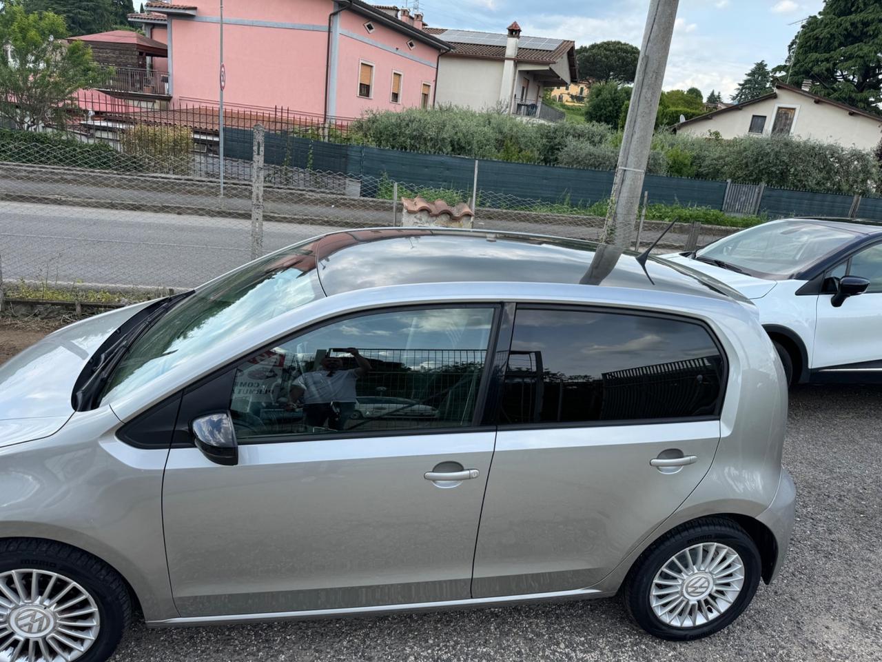 Volkswagen up! 1.0 75 CV 5p. high BlueMotion Technolog y ASG AUTOMATICA