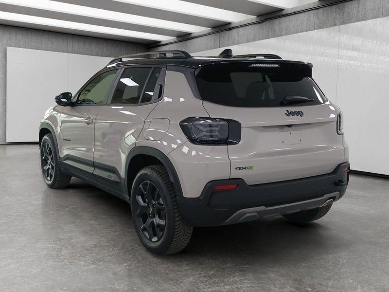 Jeep Avenger 1.2 turbo e-hybrid mhev Overland 4xe 145cv edct6