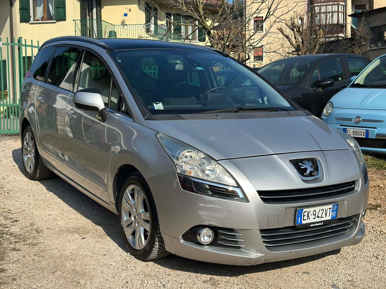 Peugeot 5008 1.6 HDi 115CV ALURE 7 POSTI TETTO KMCERT GARANZ