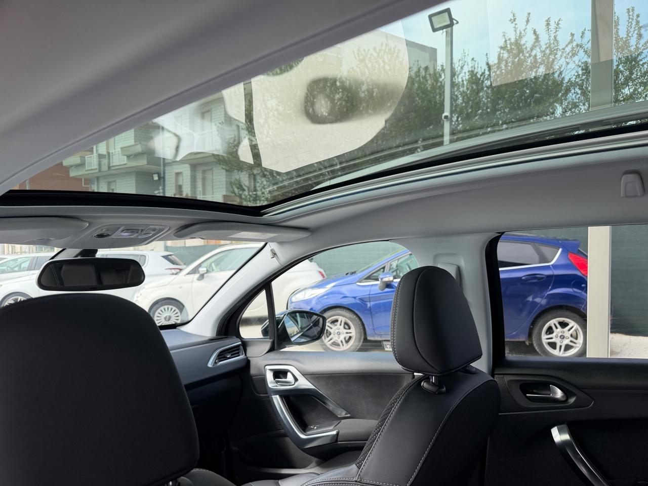 Peugeot 2008 BlueHDi 100 Allure