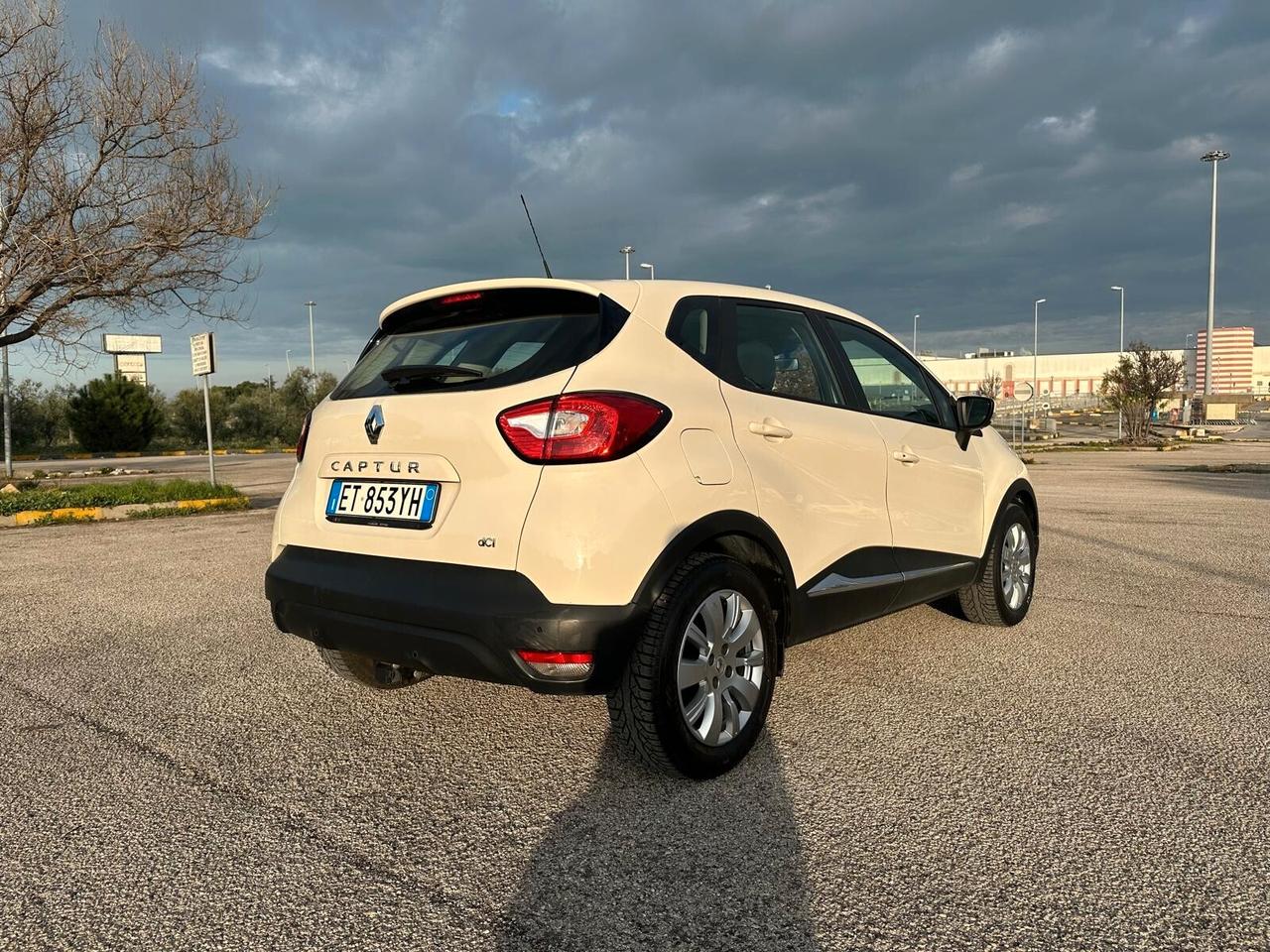 Renault Captur 1.5DCI 90 CV GANCIO TRAINO ORIGINALE RENAULT