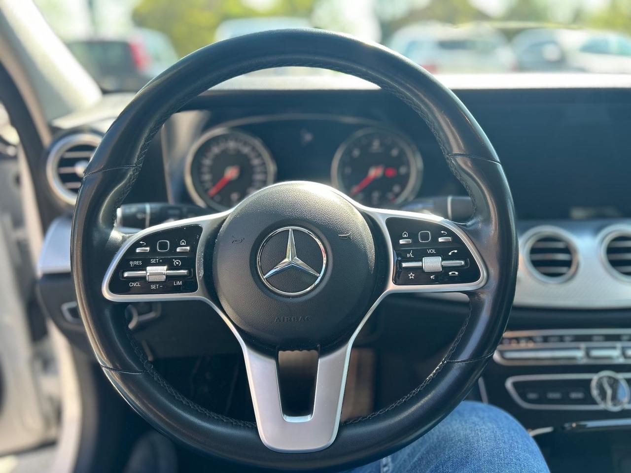 Mercedes-Benz E 220 Premium Plus E 220 D #10317