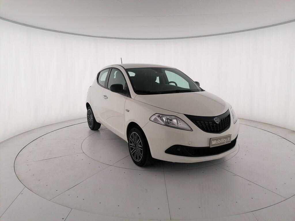 Lancia Ypsilon 1.0 FireFly Hybrid Silver