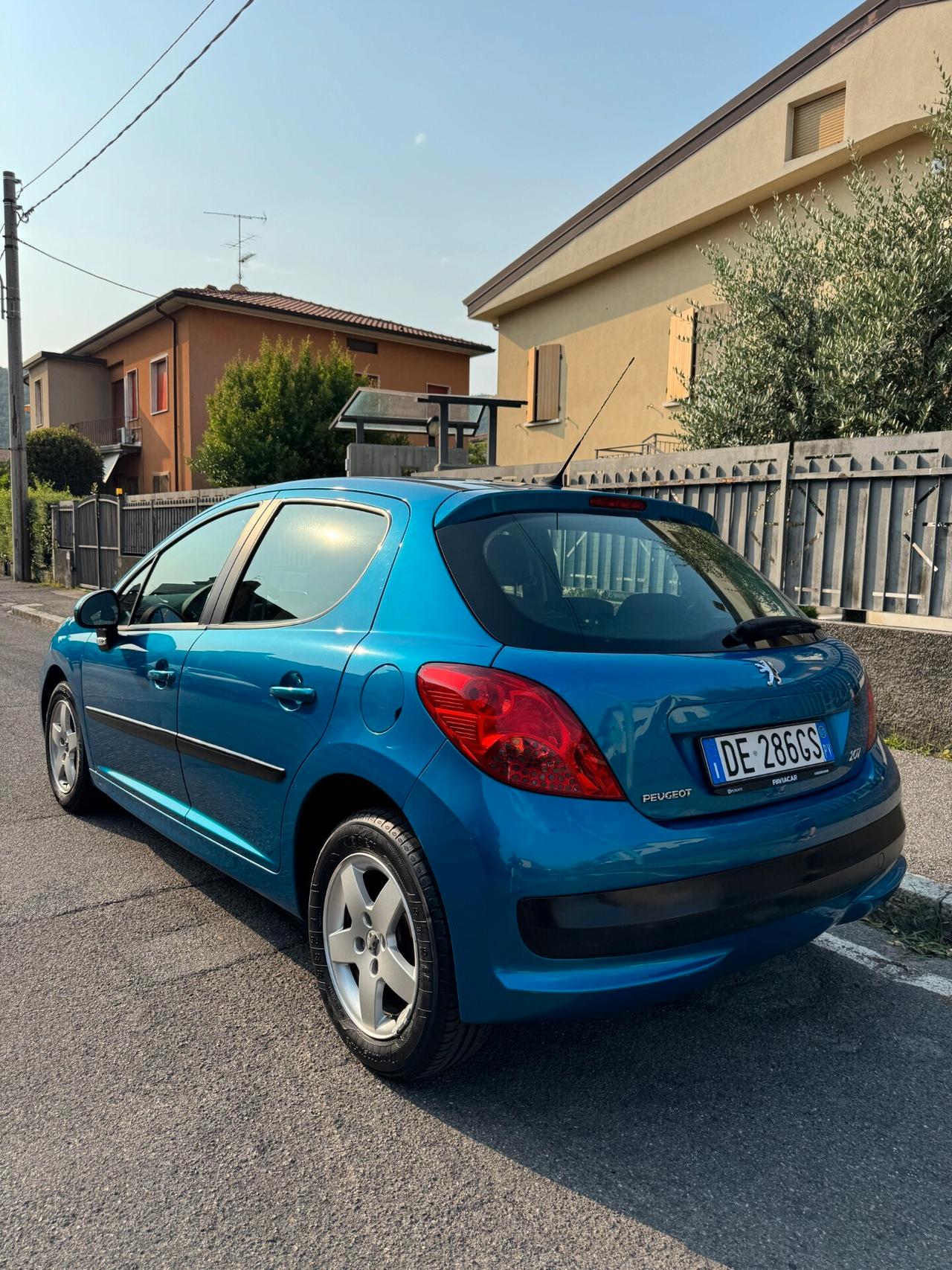 Peugeot 207 1.4 benzina 2007 OK NEOPATENTATI