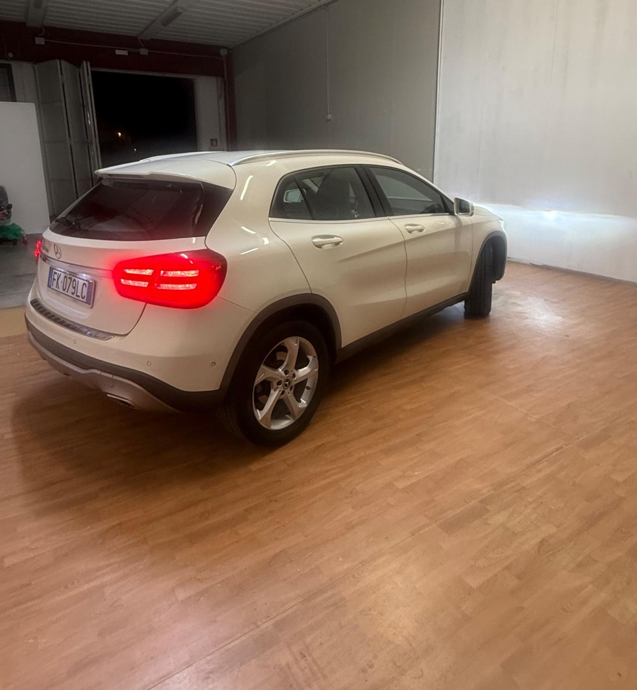 Mercedes-benz GLA 200 d Automatic Premium