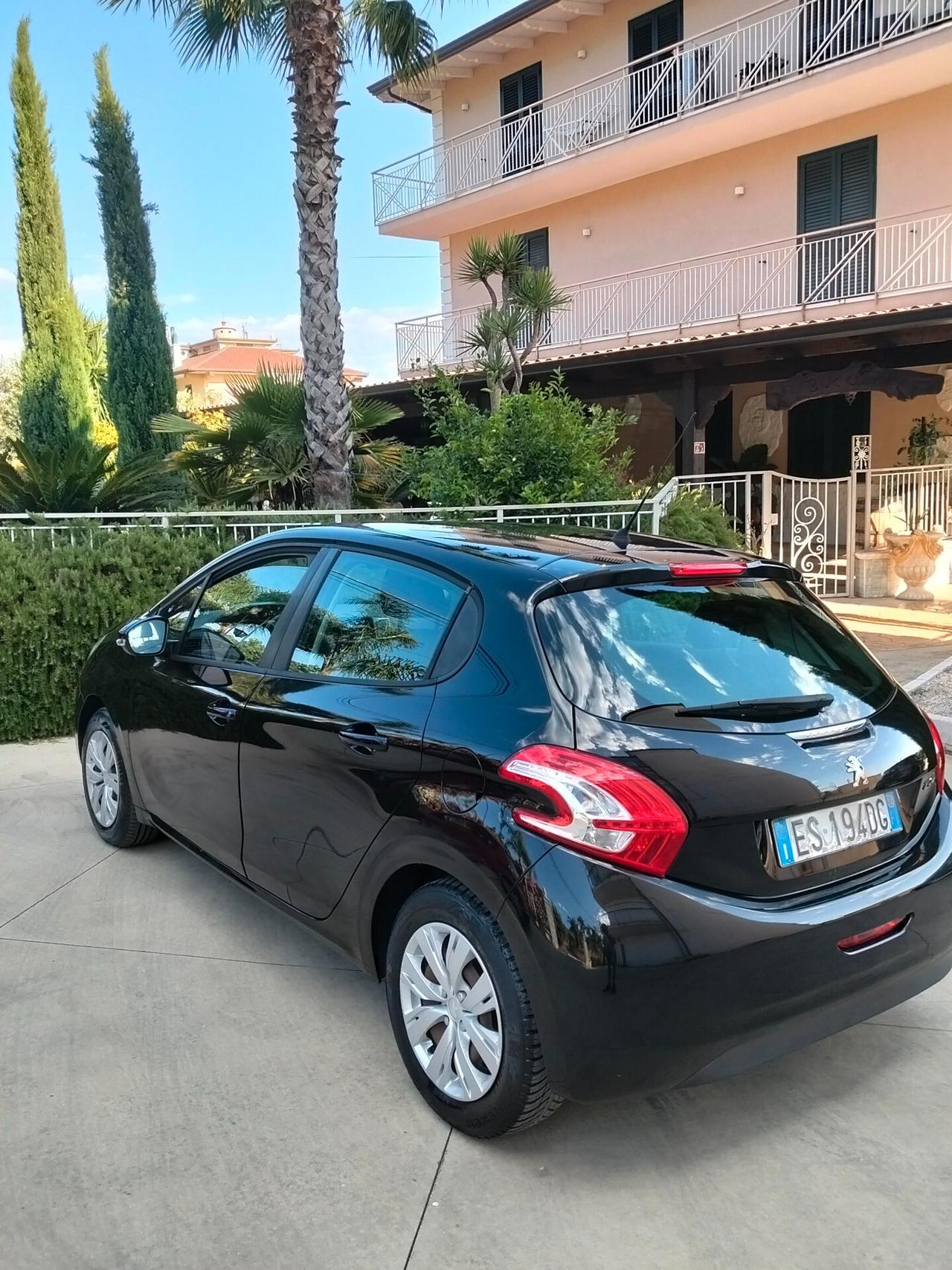 Peugeot 208 1.2 VTi 82 CV 5 porte Allure