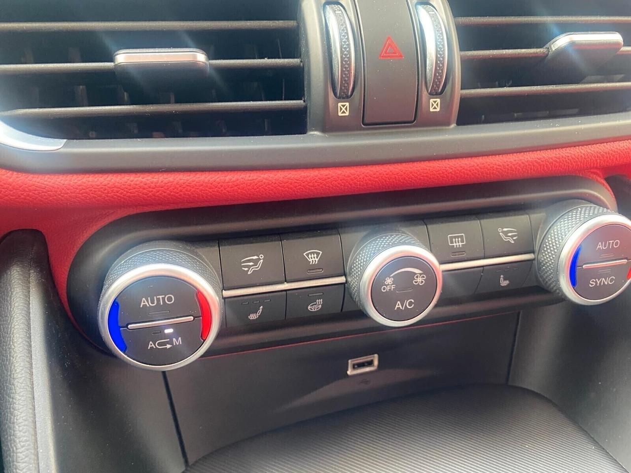 Alfa Romeo Giulia 2.2 Turbodiesel 210 CV AT8 AWD Q4 Veloce