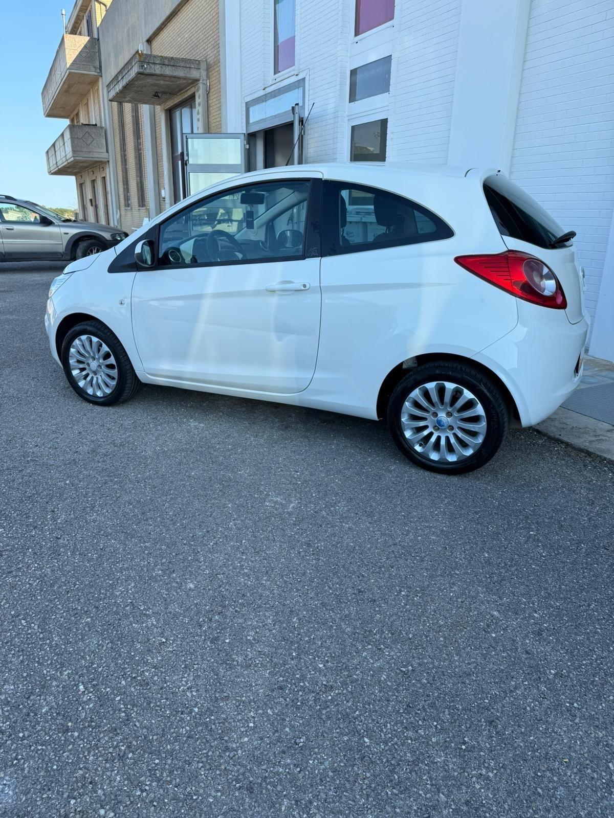 Ford Ka - NEOPATENTATI-UNICO PROPRIETARIO