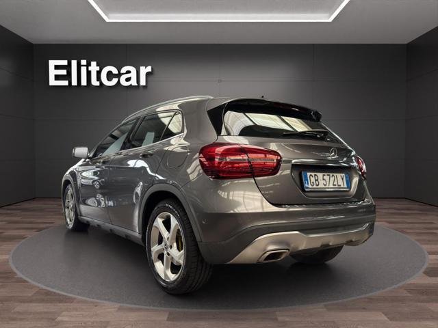 MERCEDES-BENZ GLA 200 Sport