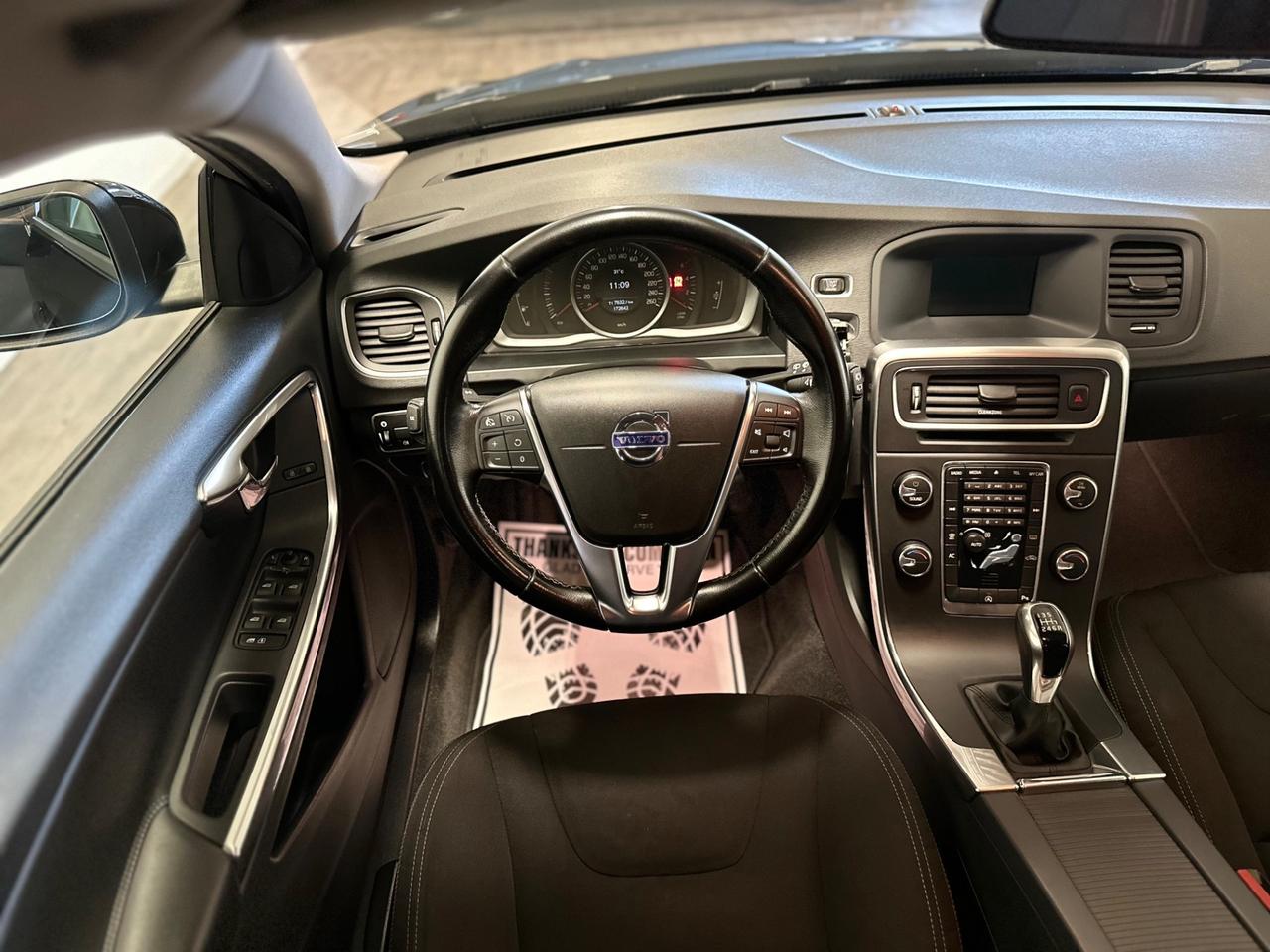 Volvo V60 D2 Momentum EURO 6