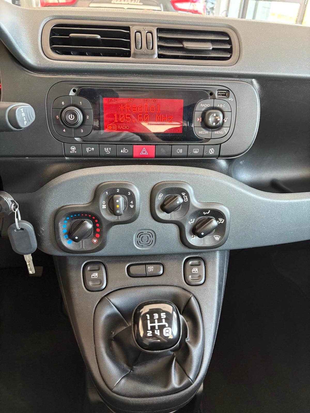 Fiat Panda 1.2 69CV (51kw) - UNICO PROPRIETARIO