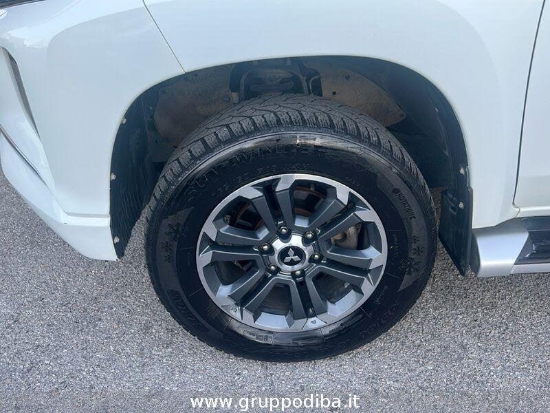 Mitsubishi L200 Cab VI 2019 Diesel d.cab 2.3d Invite Connect 4wd 150cv