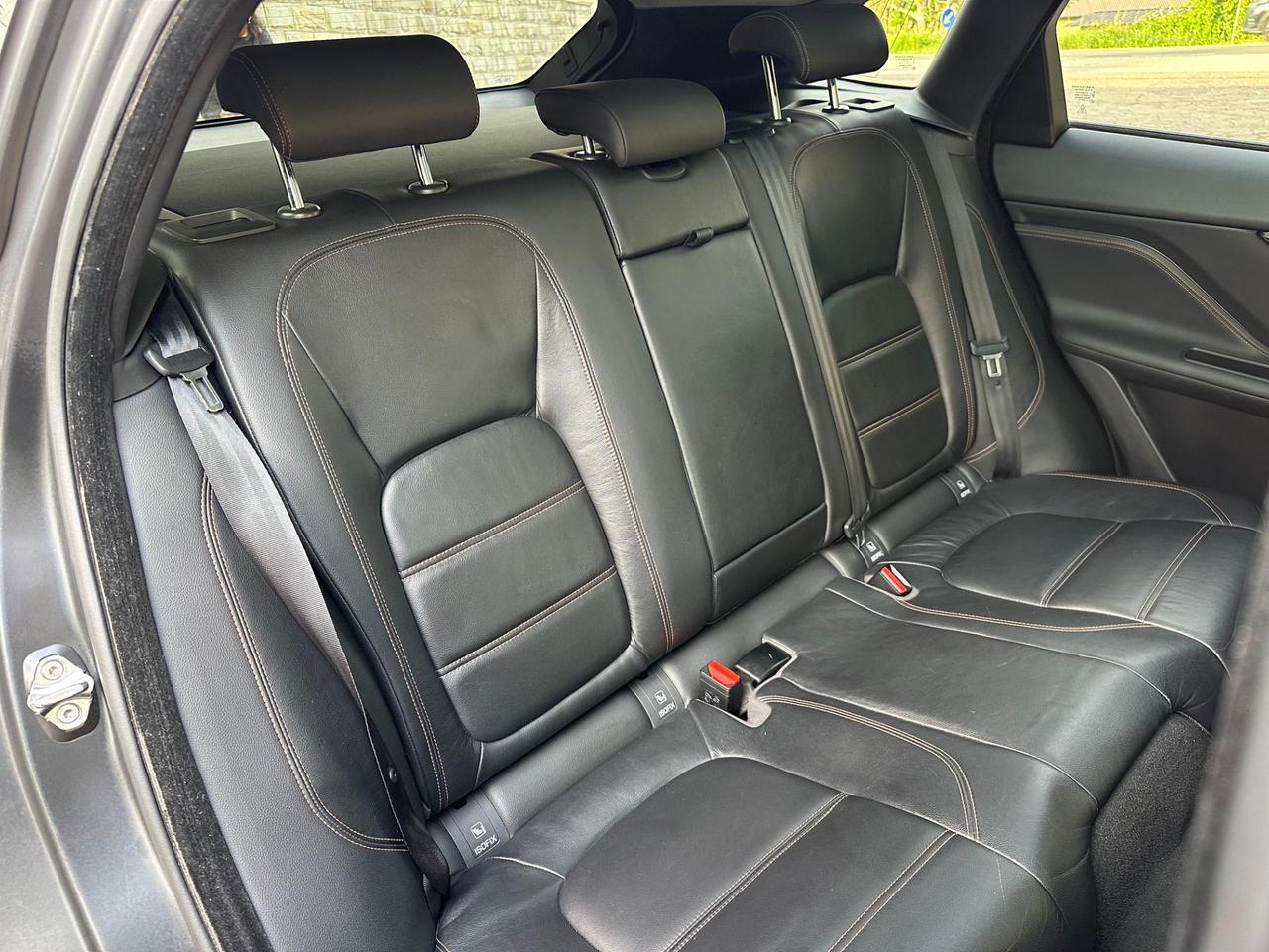 Jaguar F-Pace 2.0 D 180 CV AWD aut. R-Sport