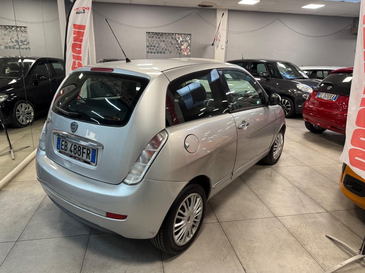 Lancia Ypsilon 1.2 Platino 60CV Ok Neopatentati