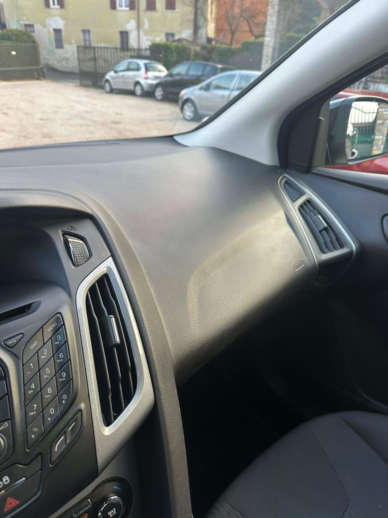 Ford FOCUS 1.6 TDCi 115 CV TITANIUM NAVI FULLOPT KMCERT