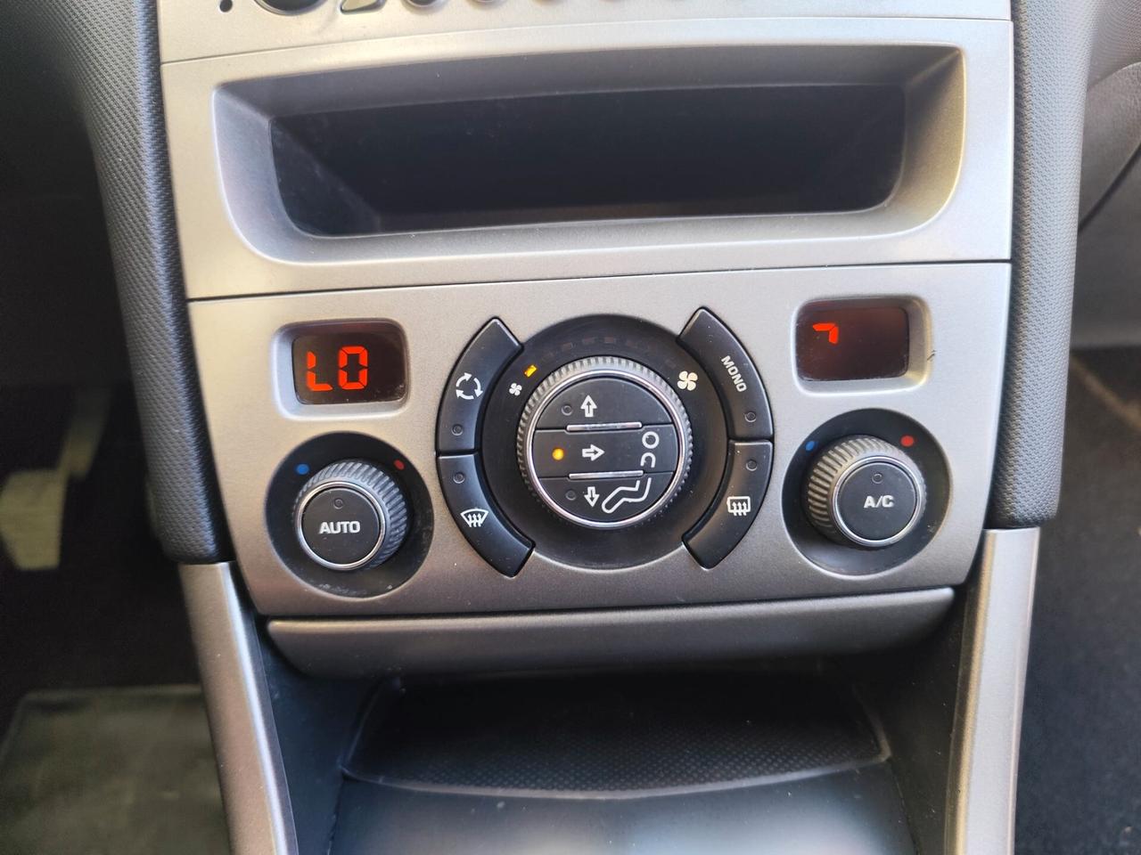 Peugeot 308 1.6 HDi 90CV 5p. Tecno