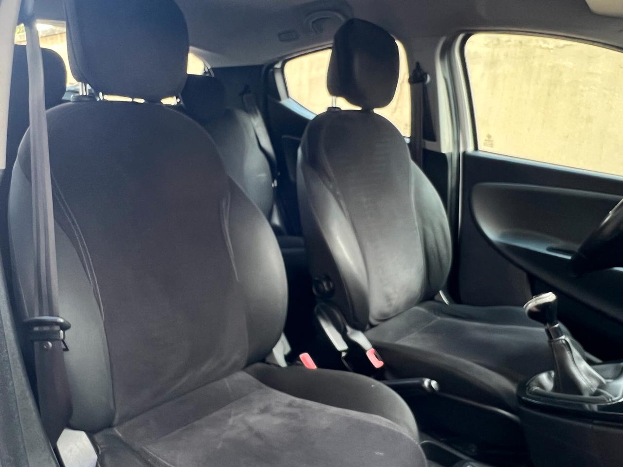 Lancia Ypsilon 1.3 MJT 95 CV 5 porte S&S Gold