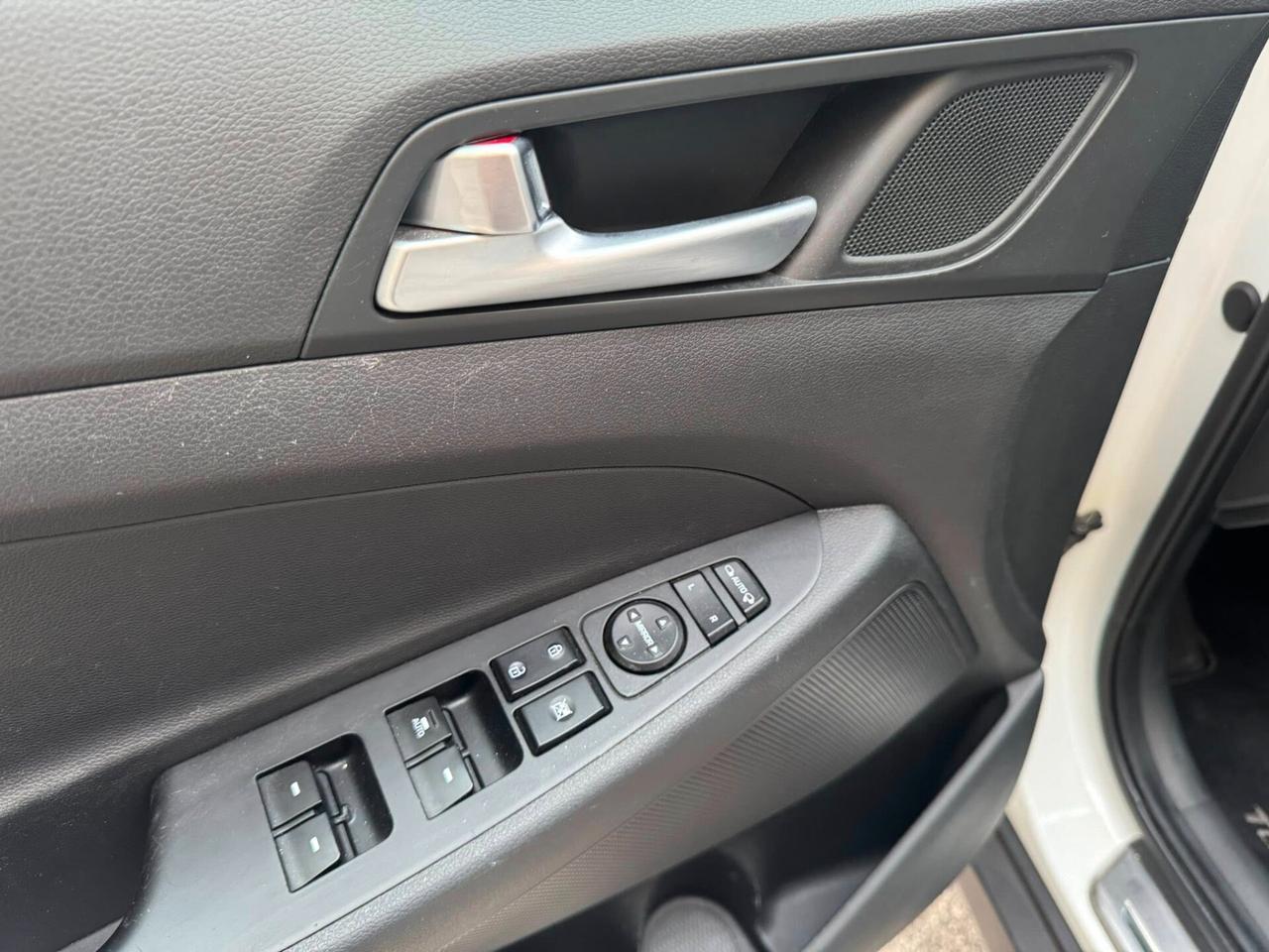 HYUNDAI TUCSON 1.7 CRDI 115 CV. TETTO APRIB.+NAVI