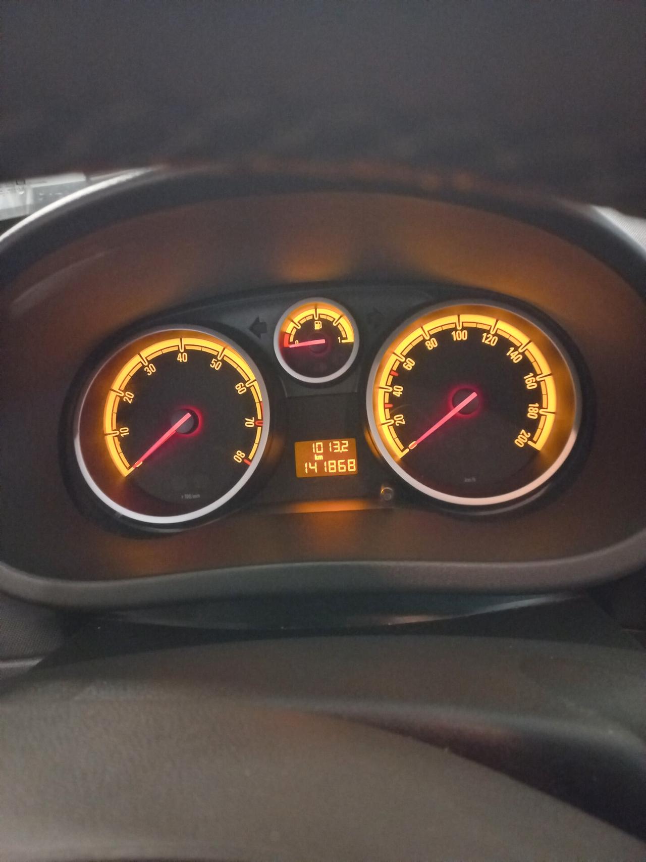 Opel Corsa 1.4 16V 5 porte Cosmo