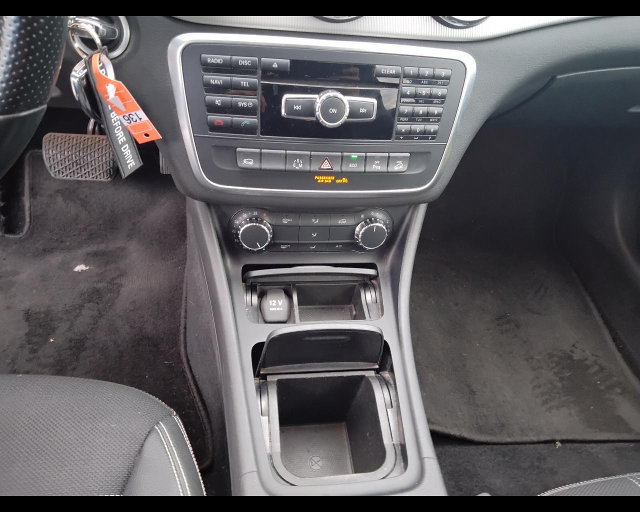 Mercedes-Benz GLA-X156 2014 - GLA 220 d (cdi) Sport 4matic 170cv auto