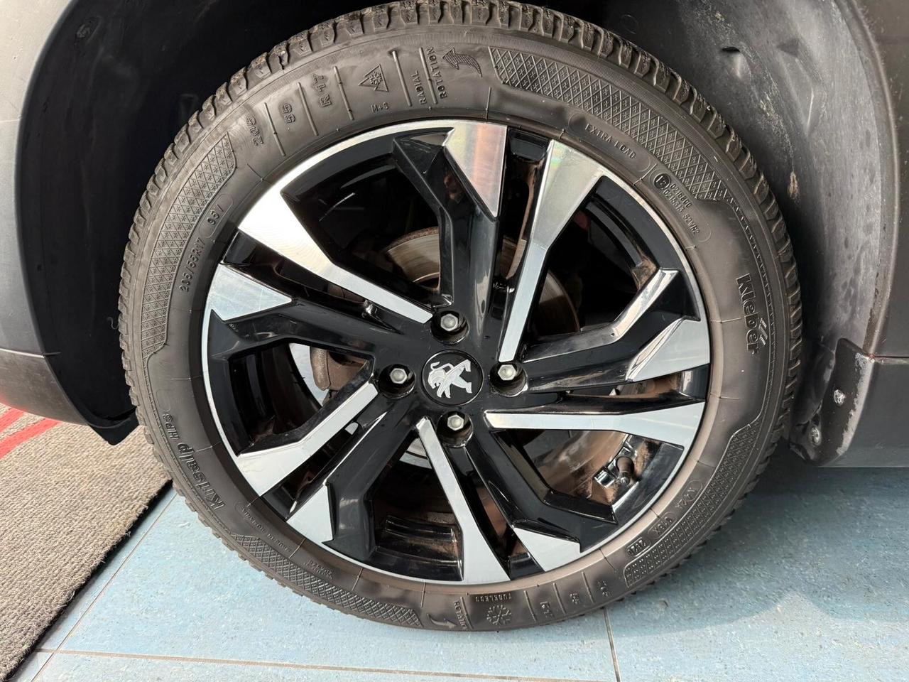 Peugeot 2008 BlueHDi 100 Allure