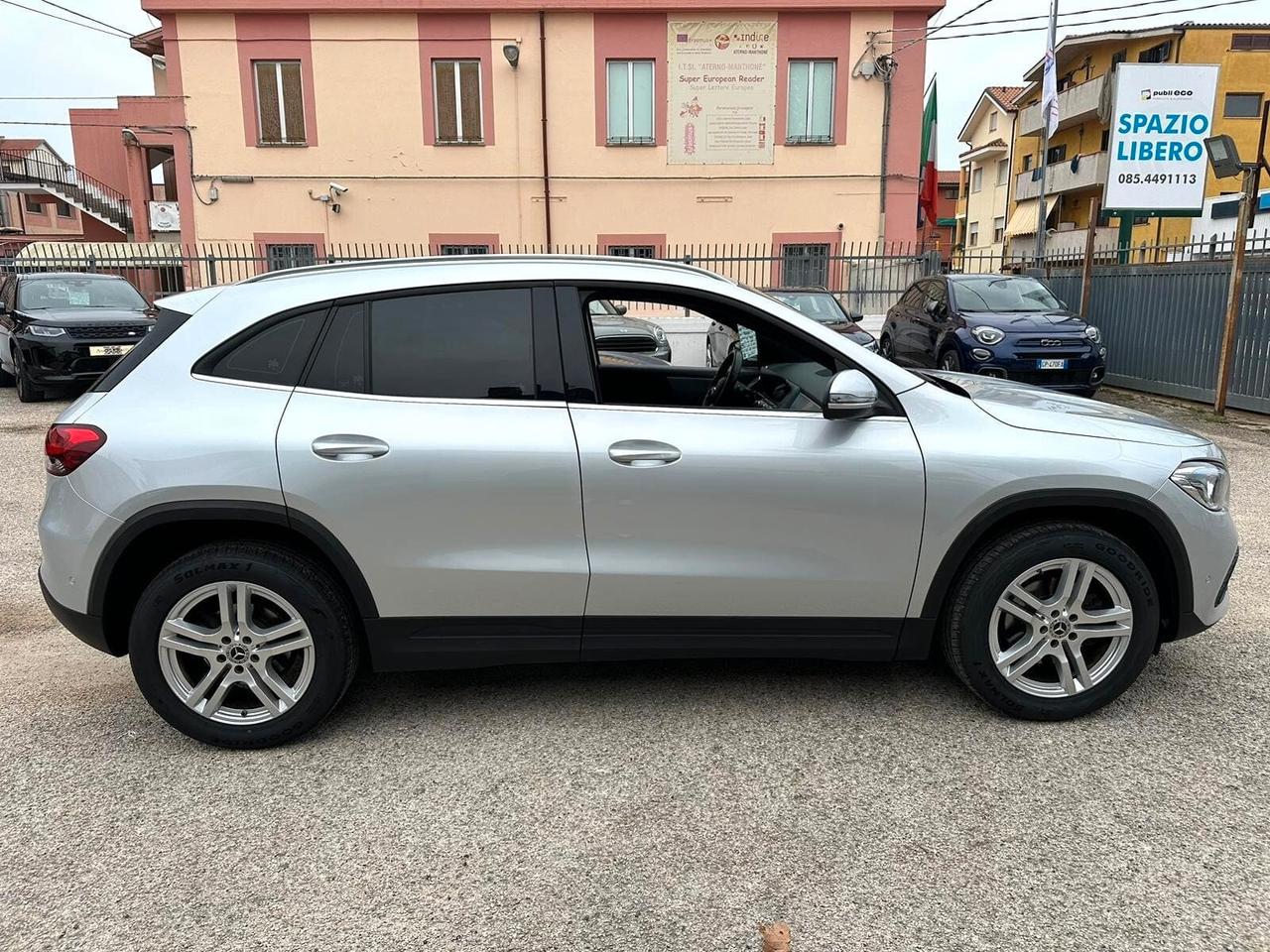 MERCEDES-BENZ GLA 200 d SPORT 150CV