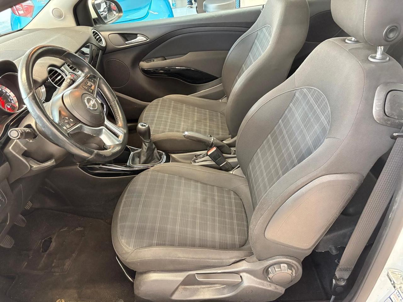 Opel Adam 1.2 70 CV Glam