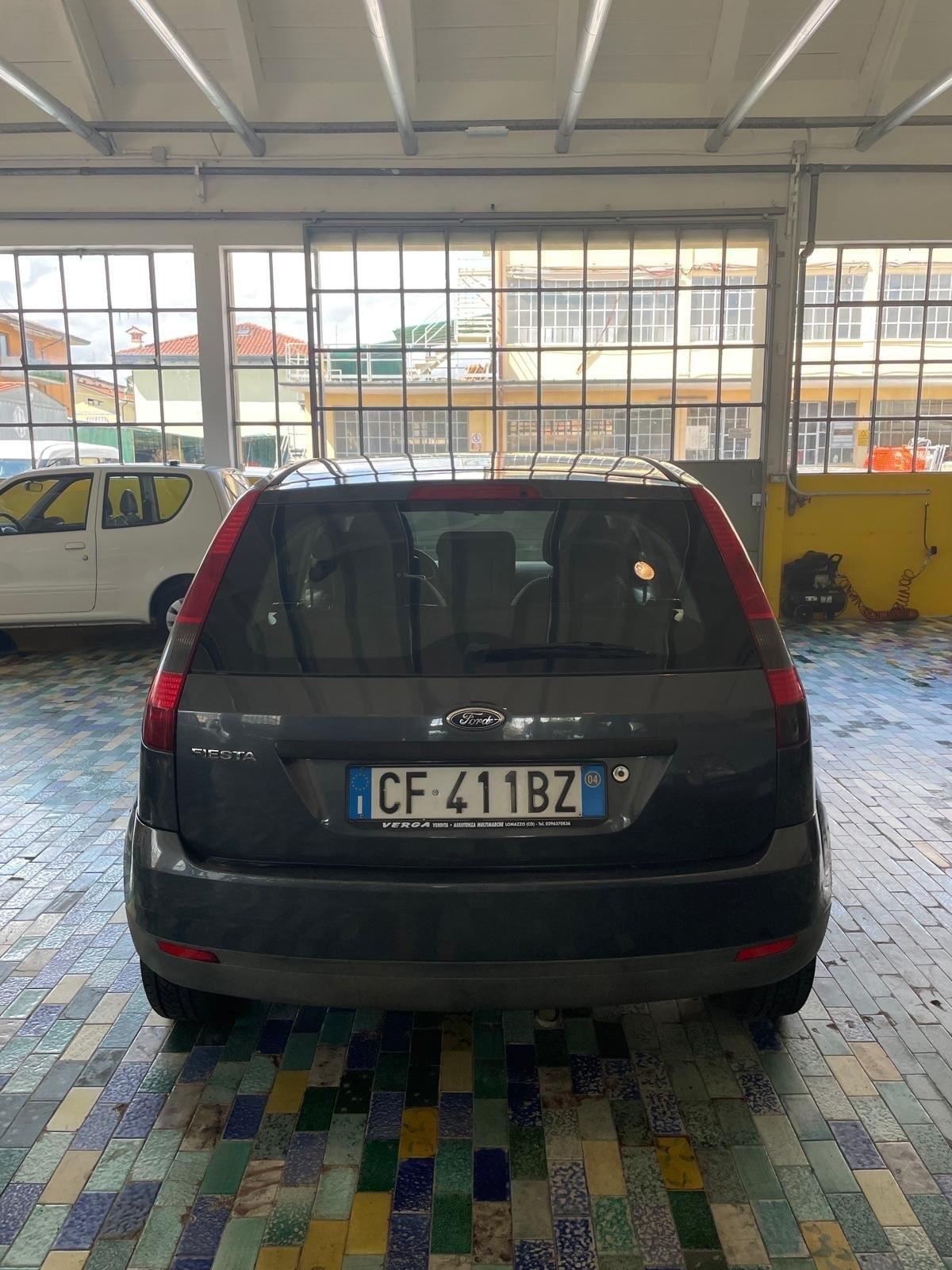 Ford Fiesta 1.2 16V 5p. Ambiente
