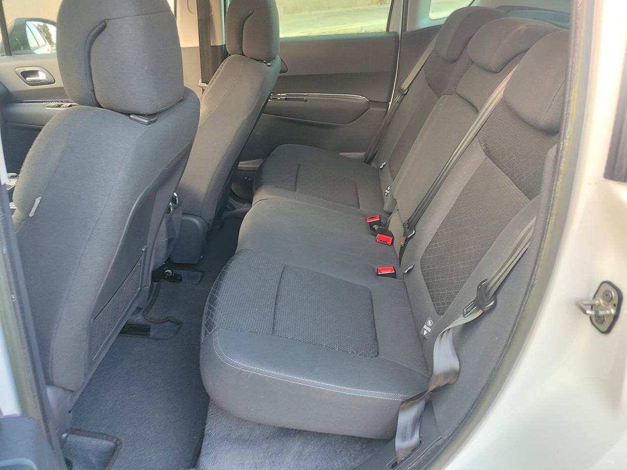 Peugeot 3008 1.6 HDi 115CV Active!!