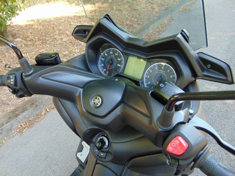 Yamaha X-Max 300