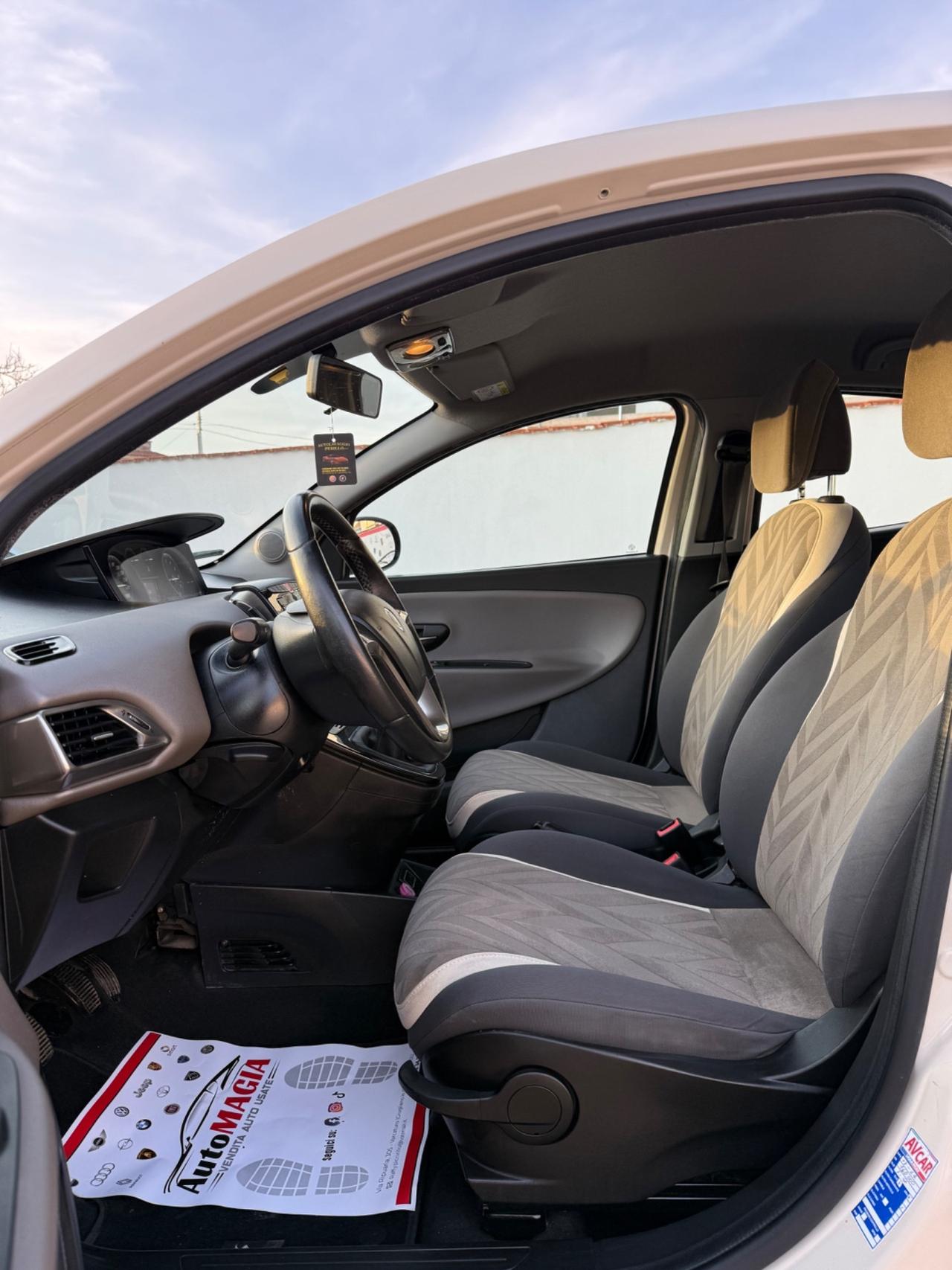 Lancia Ypsilon 1.2 69 CV 5 porte GPL Ecochic Gold