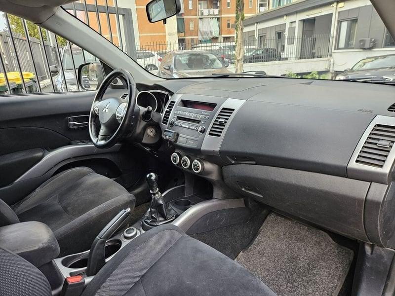 Mitsubishi Outlander Outlander 2.0 di-d 7POSTI GANCIO TRAINO