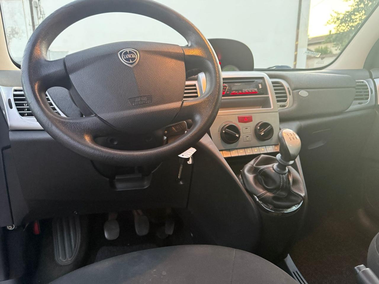 LANCIA YPSILON 1.2 BENZINA NEOPATENTATI