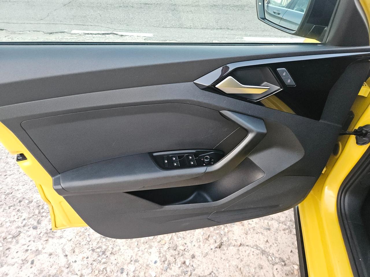 Audi A1 SPB 25 TFSI Identity Black MANUALE