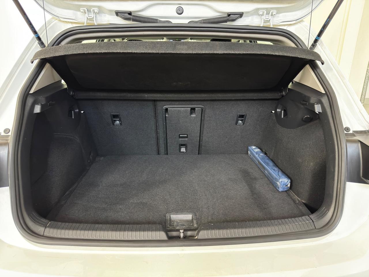 Volkswagen Golf 1.0 TSI Business DSG 110cv