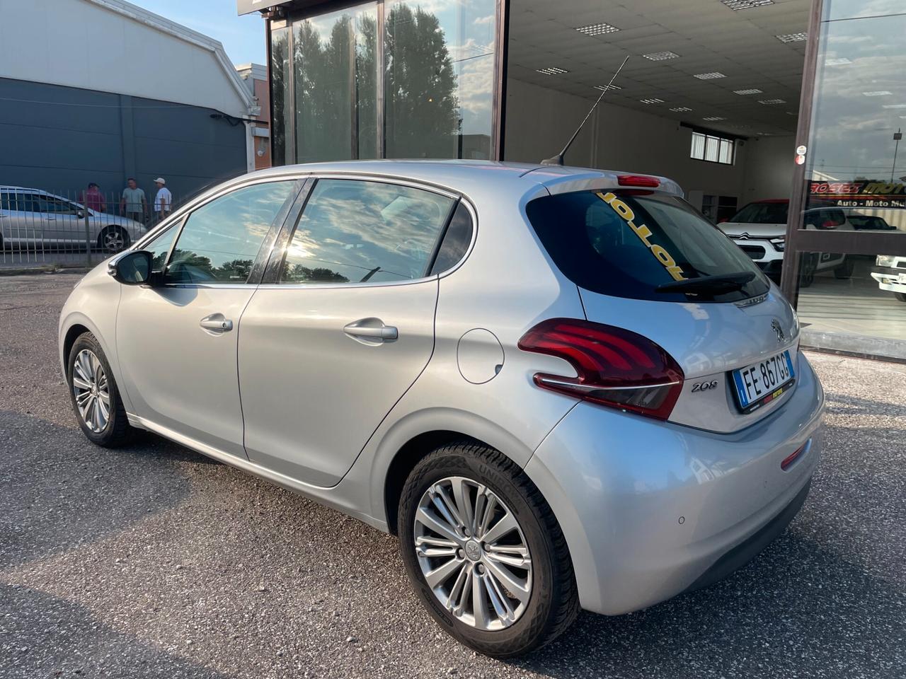 Peugeot 208 PureTech 82 5 porte Allure X NEOPATENTATI