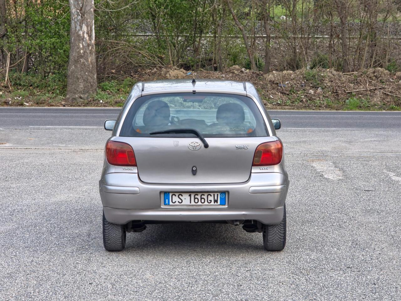 Toyota Yaris 1.0i 16V cat 5 porte Sol 2004-E4 Manuale NEO