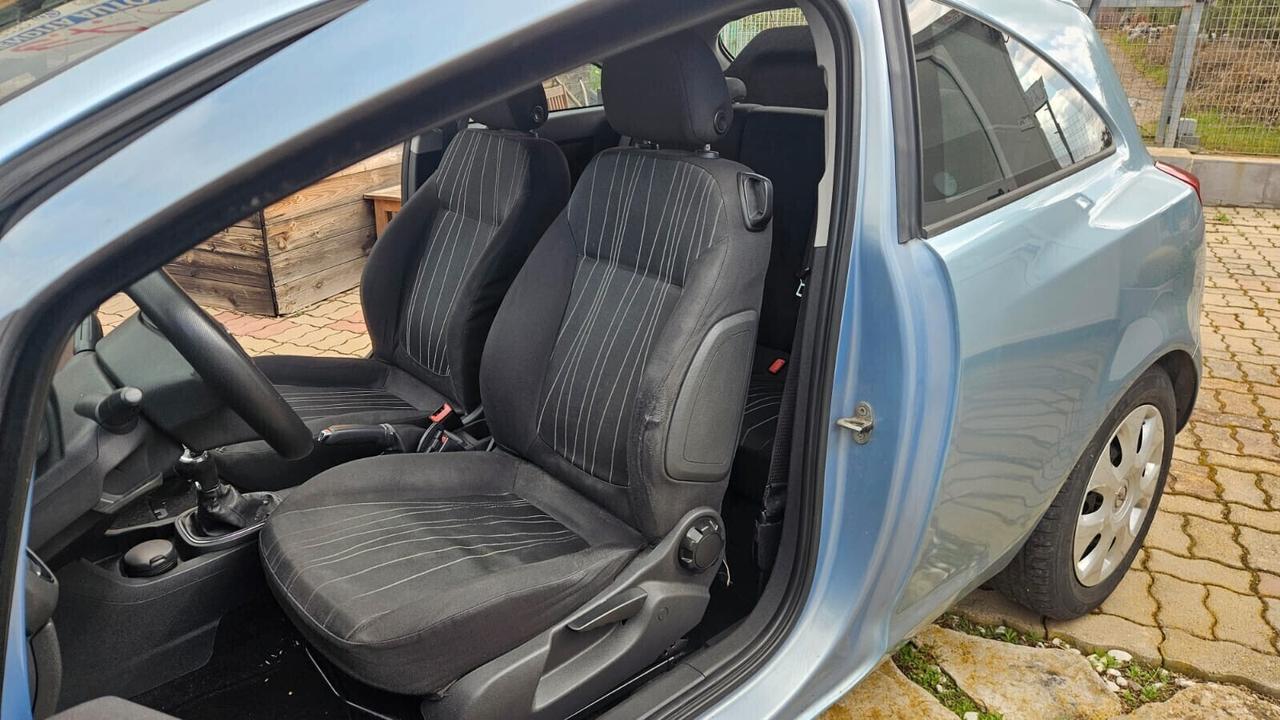Opel Corsa 1.2 3 porte Sport