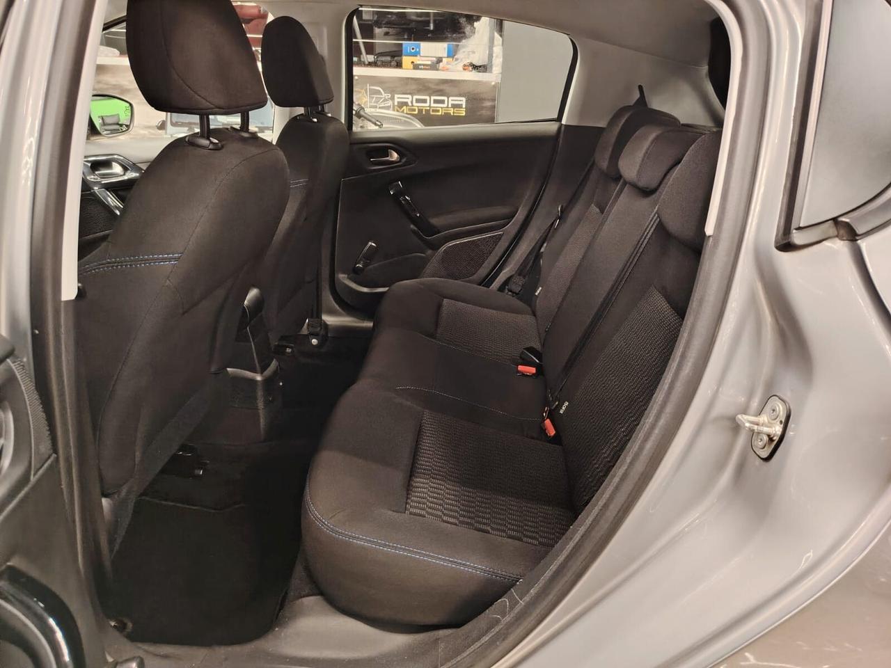 Peugeot 208 BlueHDi 100 S&S 5 porte Signature