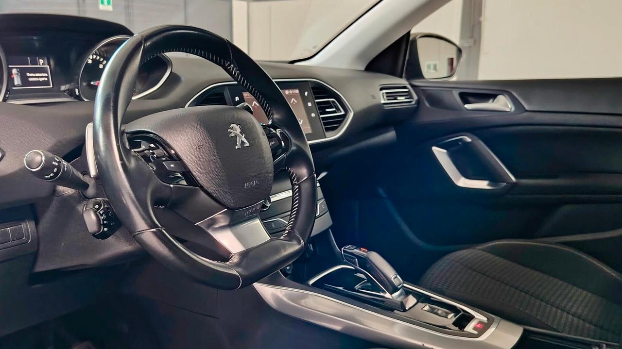 PEUGEOT 308 1.5 BLUEHDI ALLURE PACK 130CV - CAR PLAY, NEOPATENTATI