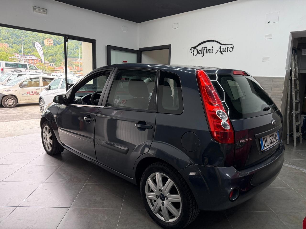 Ford Fiesta 1.2 16V 5p. Ghia