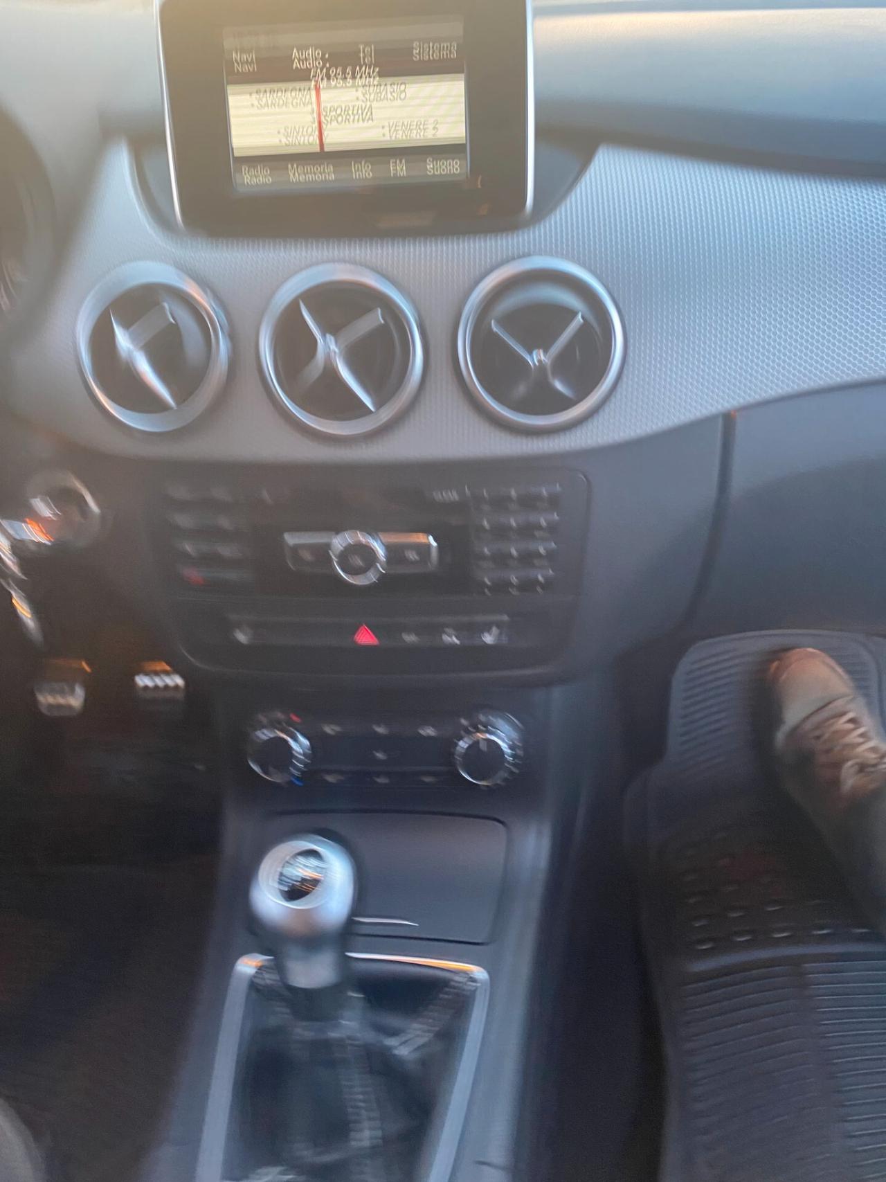 Mercedes-benz B 180 d Premium FULL OPT