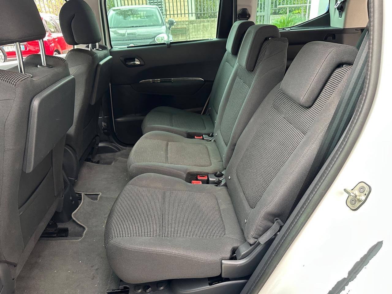 Peugeot 5008 1.6 e-HDi 115CV Stop&Start ETG6 Allur