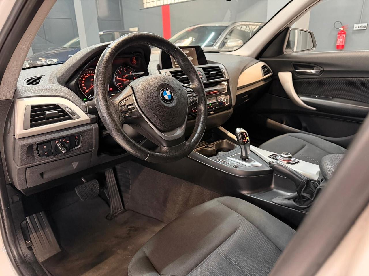 BMW Serie 1 F/20-21 2015 118d Urban 5p auto