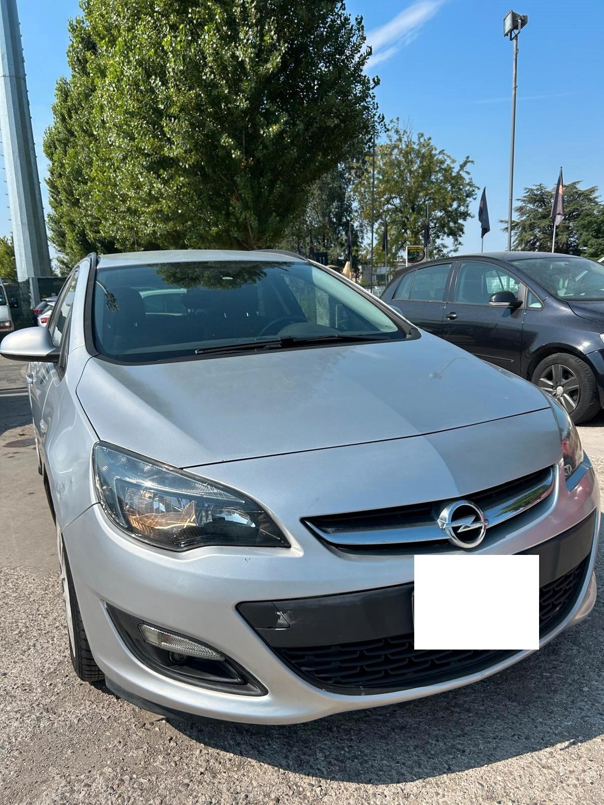 Opel Astra 1.4 Turbo 140CV Sports Tourer GPL Tech Cosmo OK NEO PATENTATI