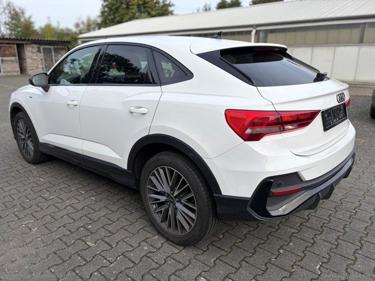 AUDI Q3 SPORTBACK 2.0TDI S-LINE BLACK EDITION
