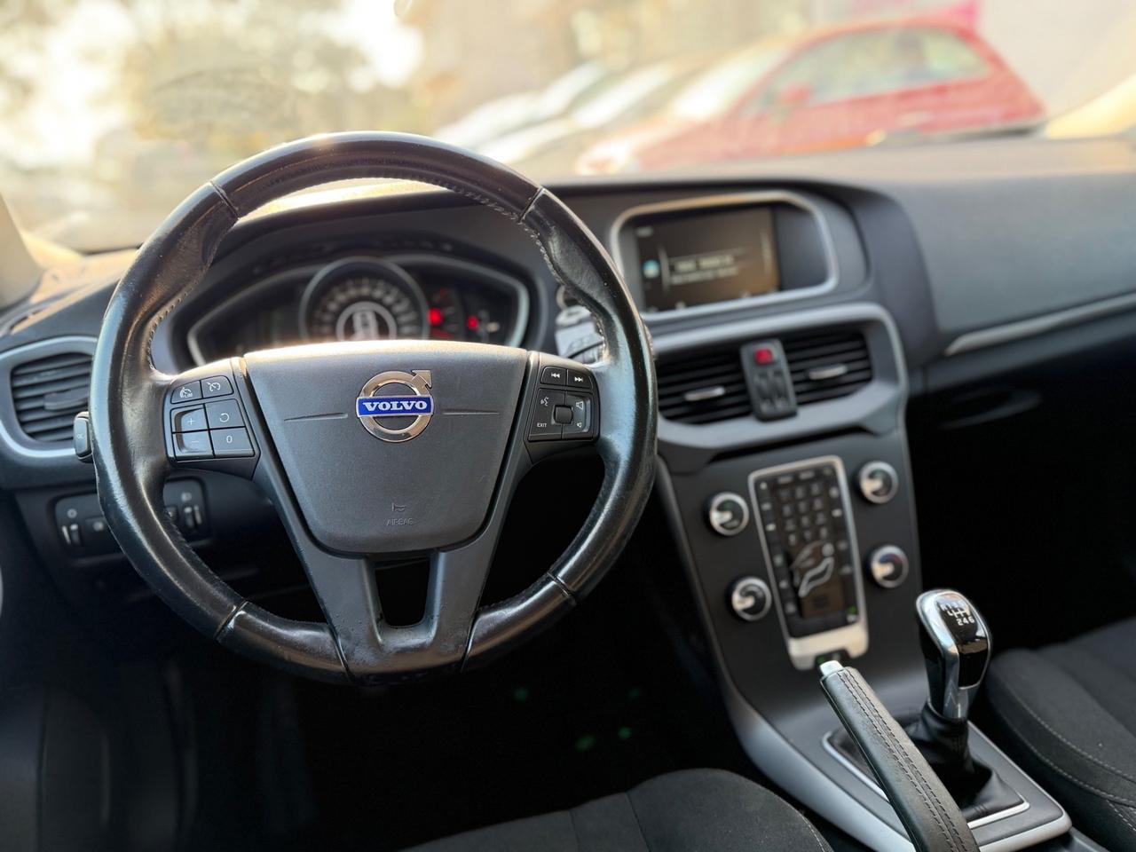 Volvo V40 D2 1.6 SUMMUM