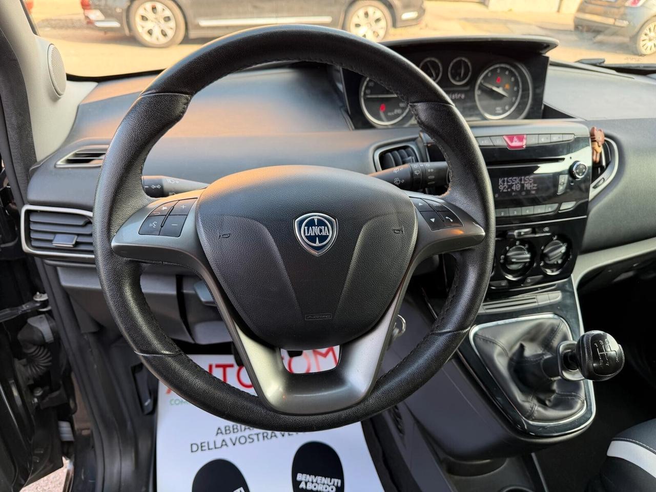 Lancia Ypsilon 0.9 TwinAir 85 CV 5 porte GPL Ecochic Gold